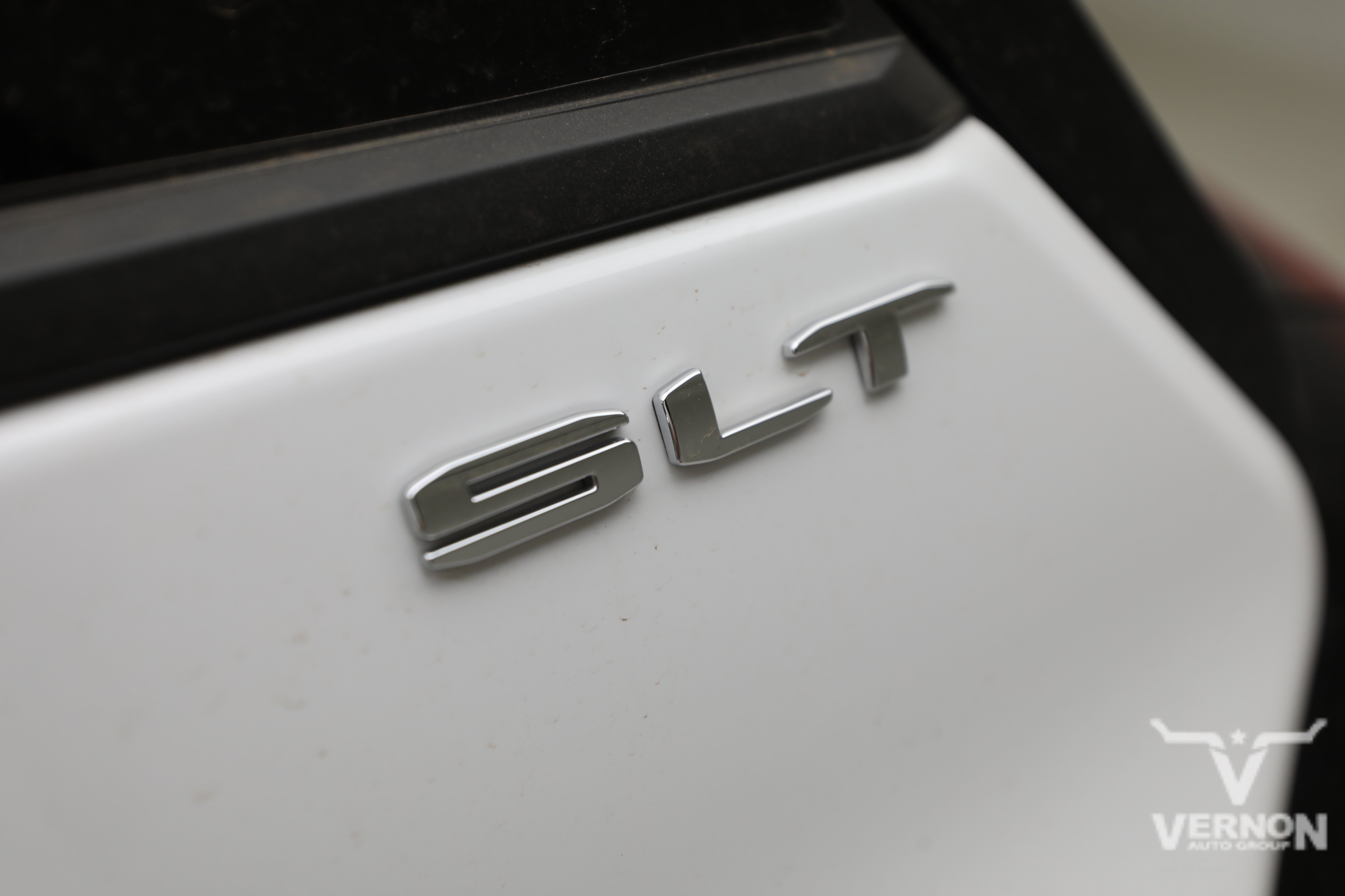 Used 2024 GMC Terrain SLT AWD/4WD image 11