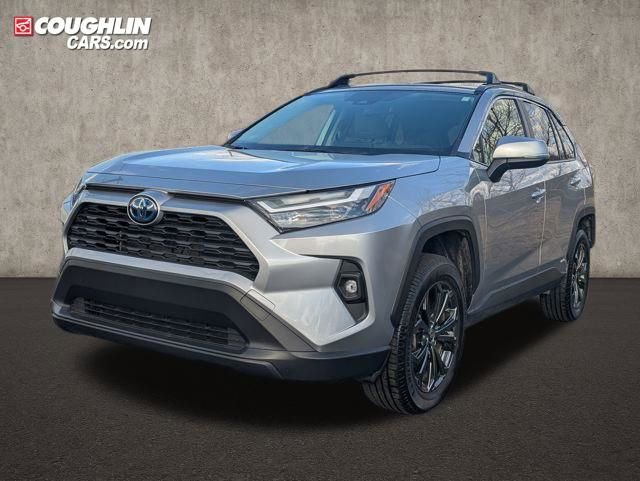 Used 2023 Toyota RAV4 XLE Premium image 3