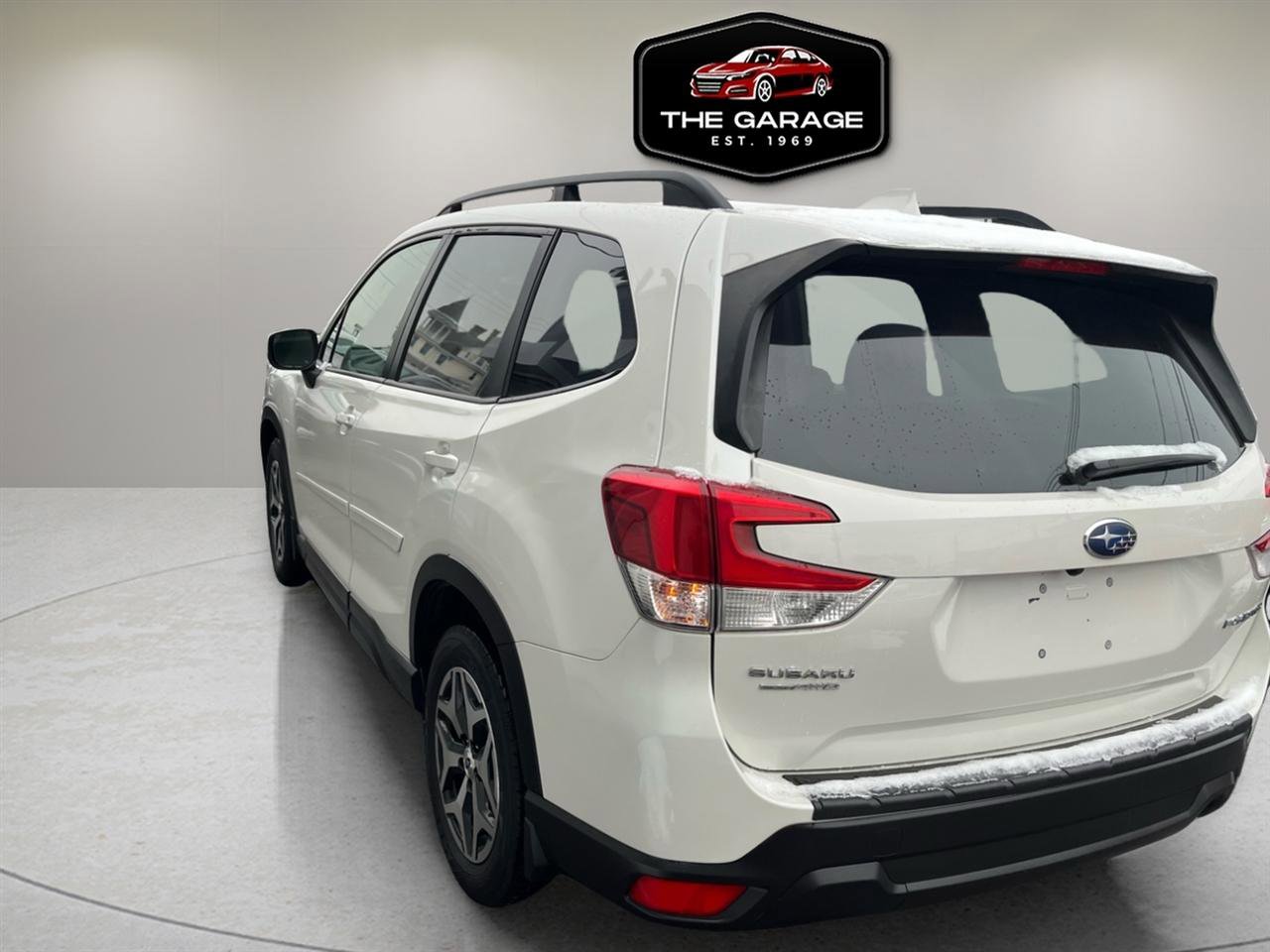 Used 2020 Subaru Forester Premium image 3