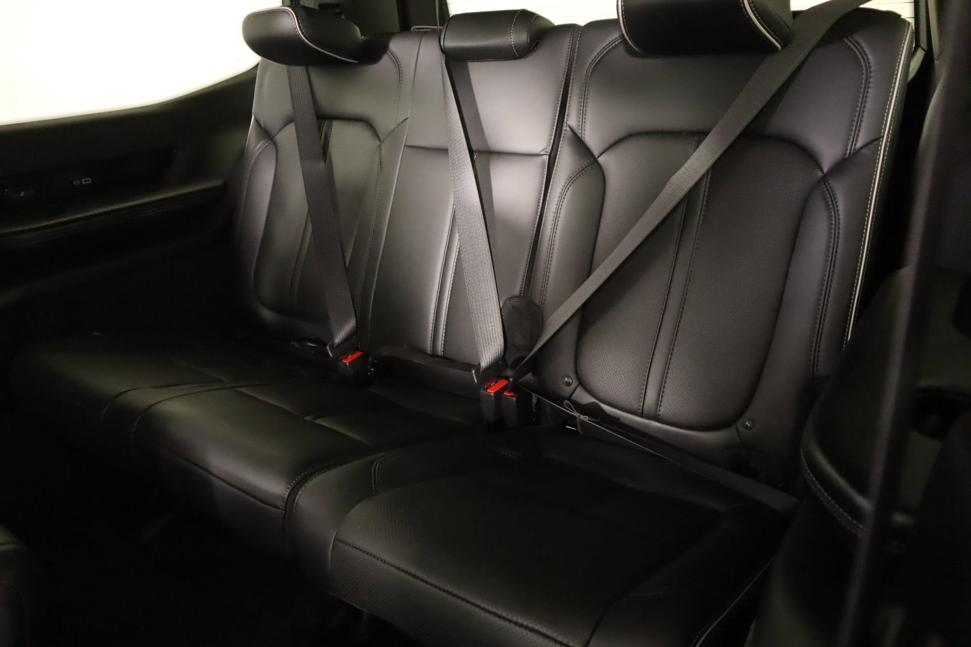 Used 2022 Jeep Grand Wagoneer Series II image 14