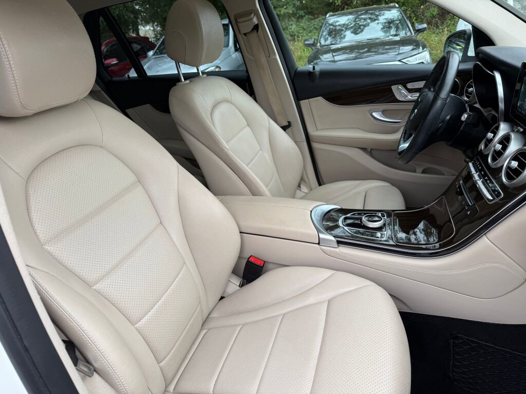 Used 2019 Mercedes-Benz GLC 300 4MATIC image 27