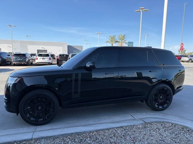 Used 2023 Land Rover Range Rover Long Wheelbase SE AWD/4WD image 2
