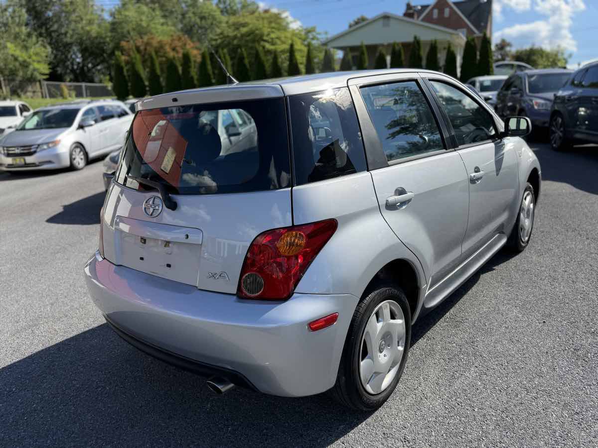 Used 2004 Scion xA FWD image 7