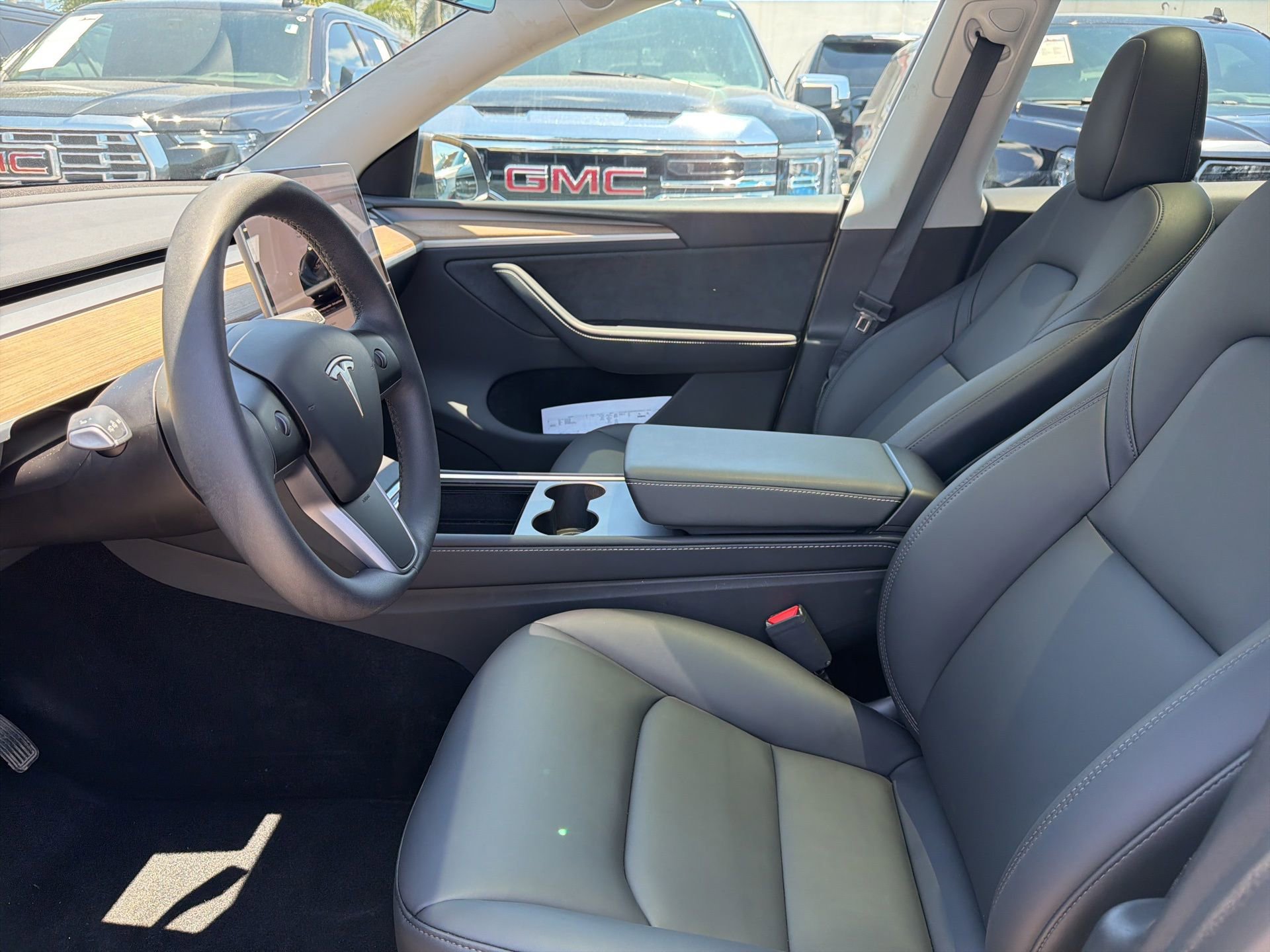 Used 2024 Tesla Model Y Long Range AWD/4WD image 21