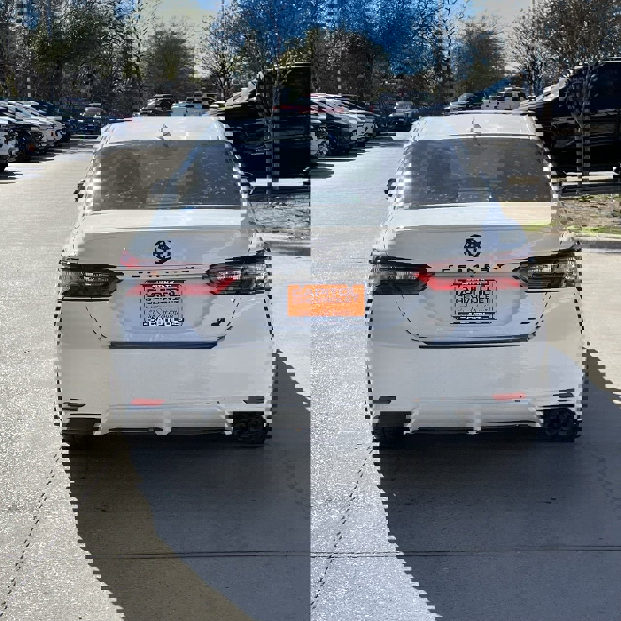 Used 2024 Toyota Camry SE image 5