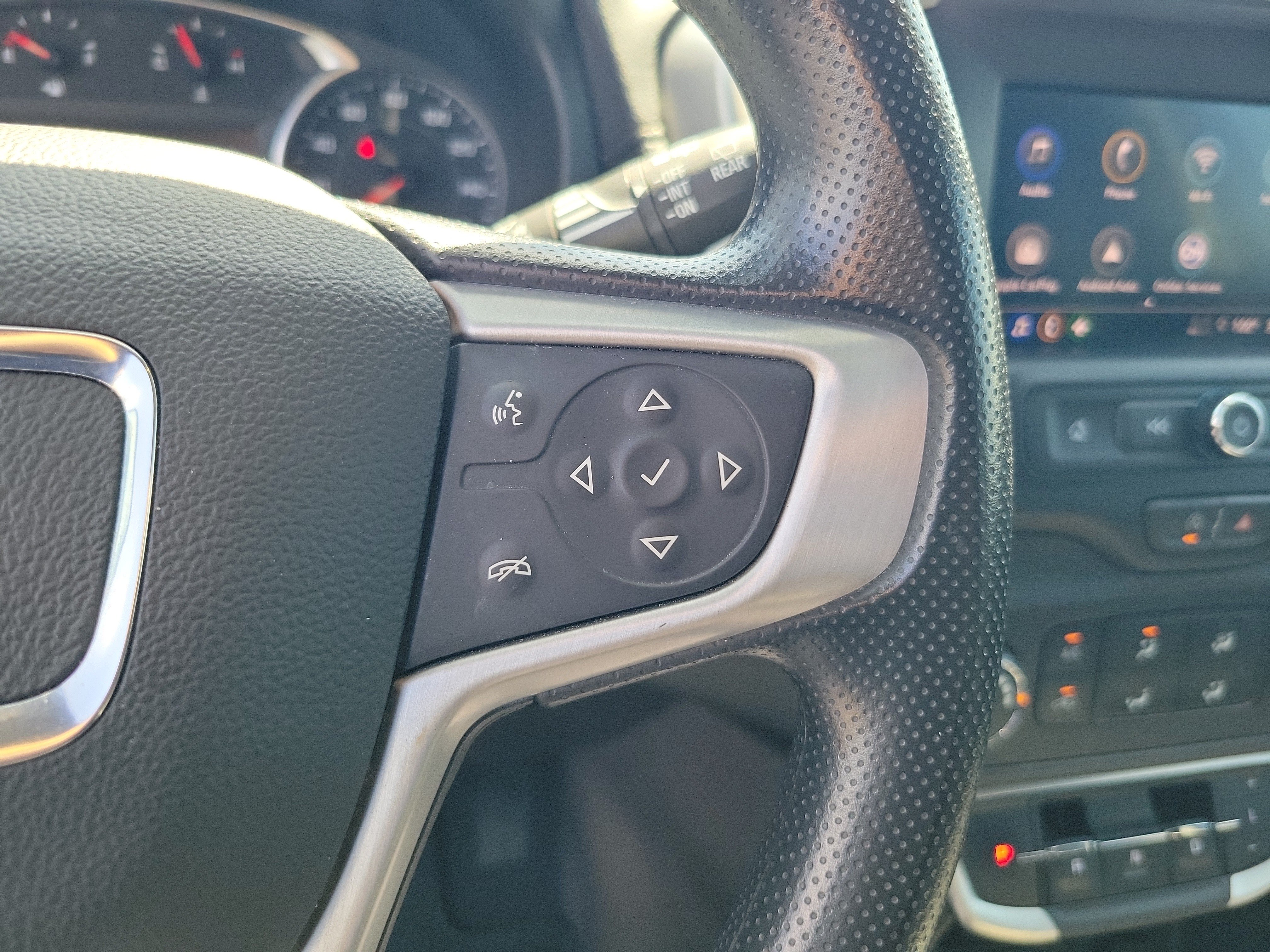 Used 2024 GMC Terrain SLE AWD/4WD image 22