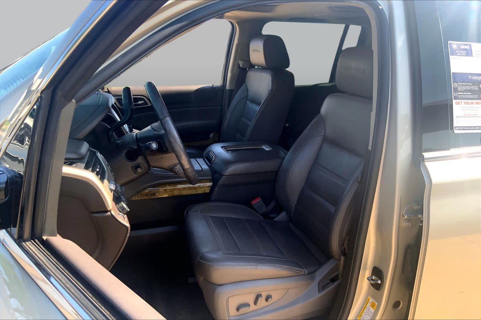 Used 2017 GMC Yukon XL Denali w/ Open Road Package AWD/4WD image 8