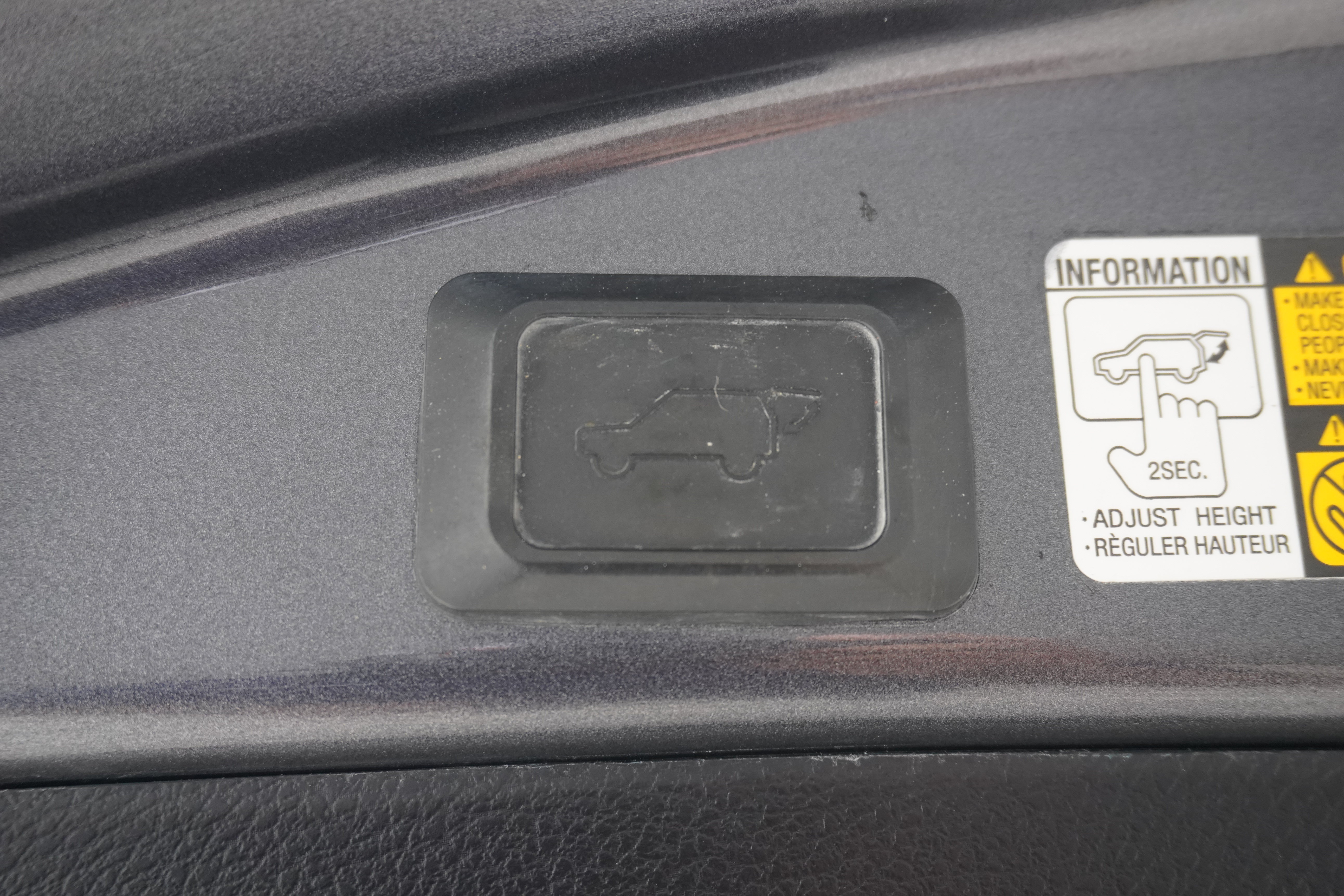 Used 2013 Toyota RAV4 Limited FWD image 29