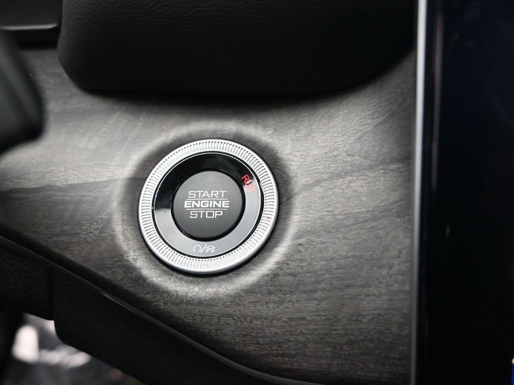 Used 2022 Jeep Grand Cherokee L Limited image 31