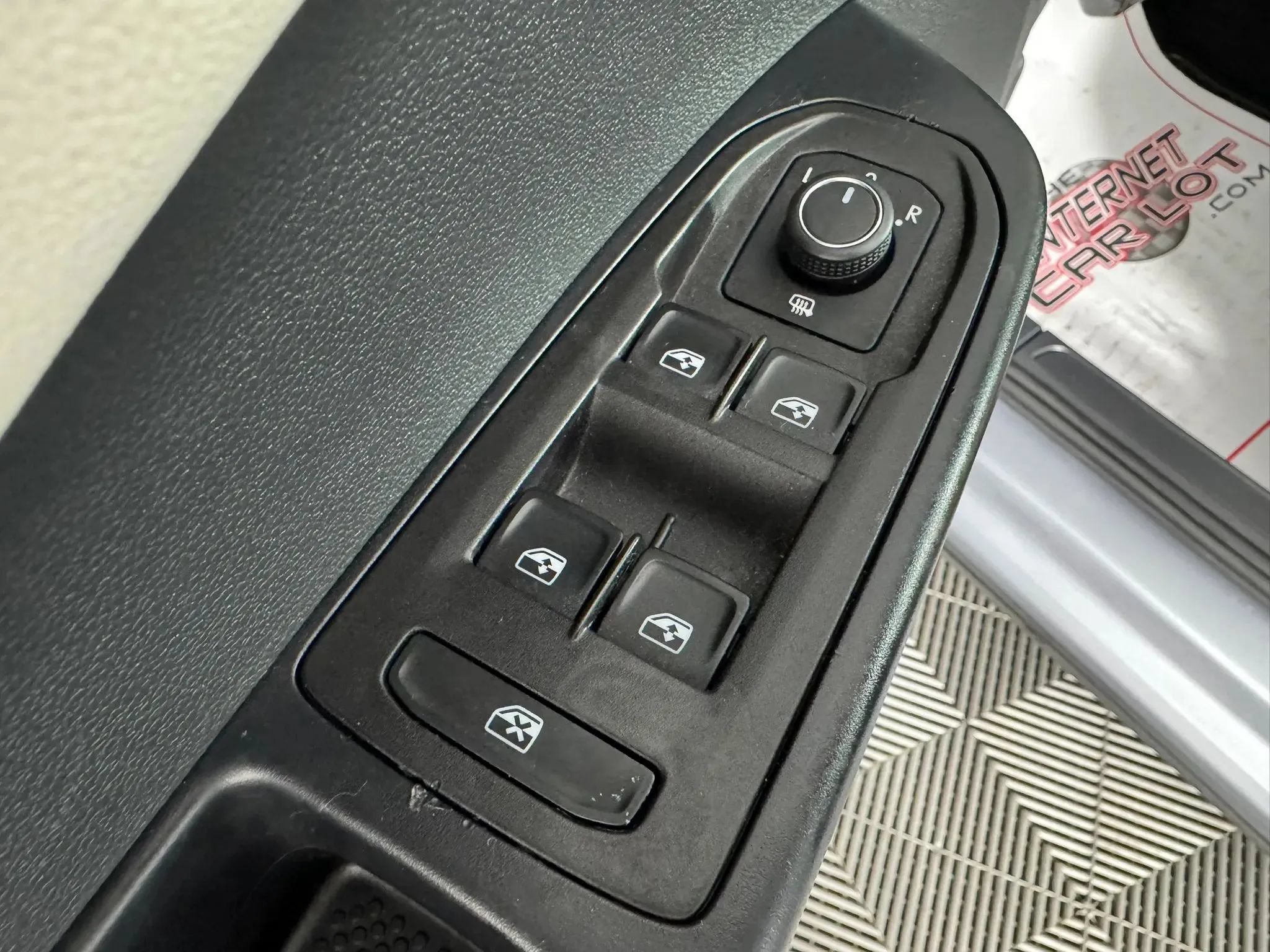 Used 2025 Volkswagen Taos S AWD/4WD image 38