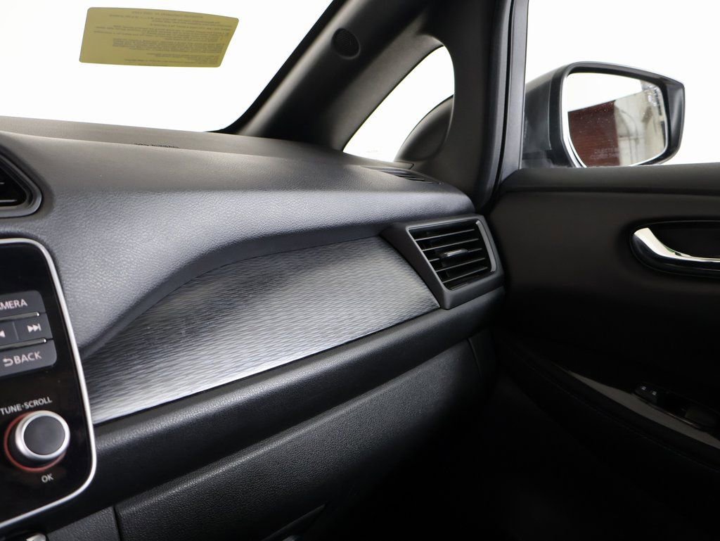 Used 2021 Nissan Leaf SV w/ SV Technology Package image 7