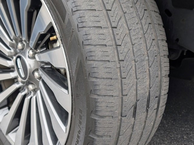 Used 2018 Lincoln Navigator Reserve w/ Technology Package image 35