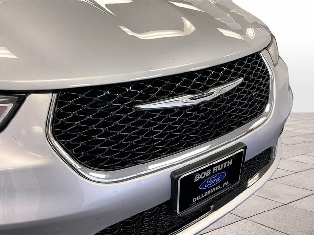 Used 2022 Chrysler Pacifica Limited AWD/4WD image 30