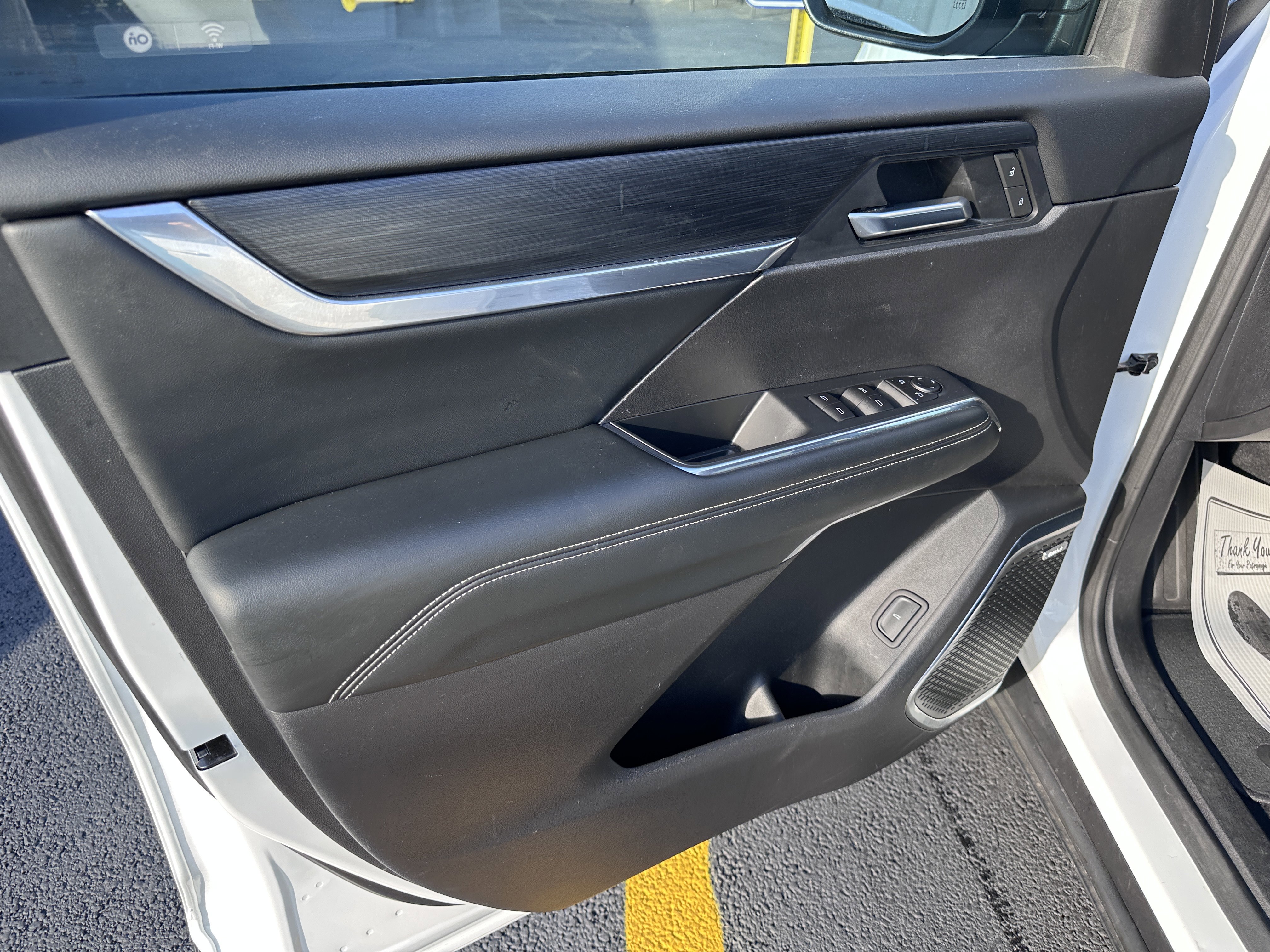 Used 2025 GMC Acadia Elevation image 12