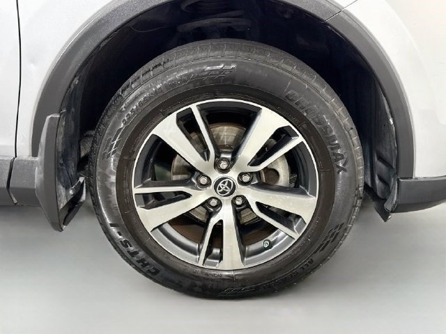 Used 2018 Toyota RAV4 XLE FWD image 30