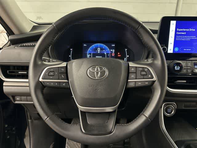 Used 2025 Toyota Grand Highlander AWD image 7