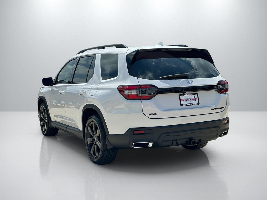 Used 2025 Honda Pilot Black Edition image 7