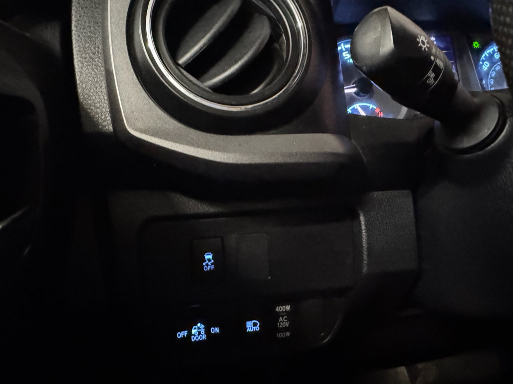 Used 2021 Toyota Tacoma TRD Sport w/ Technology Package AWD/4WD image 16