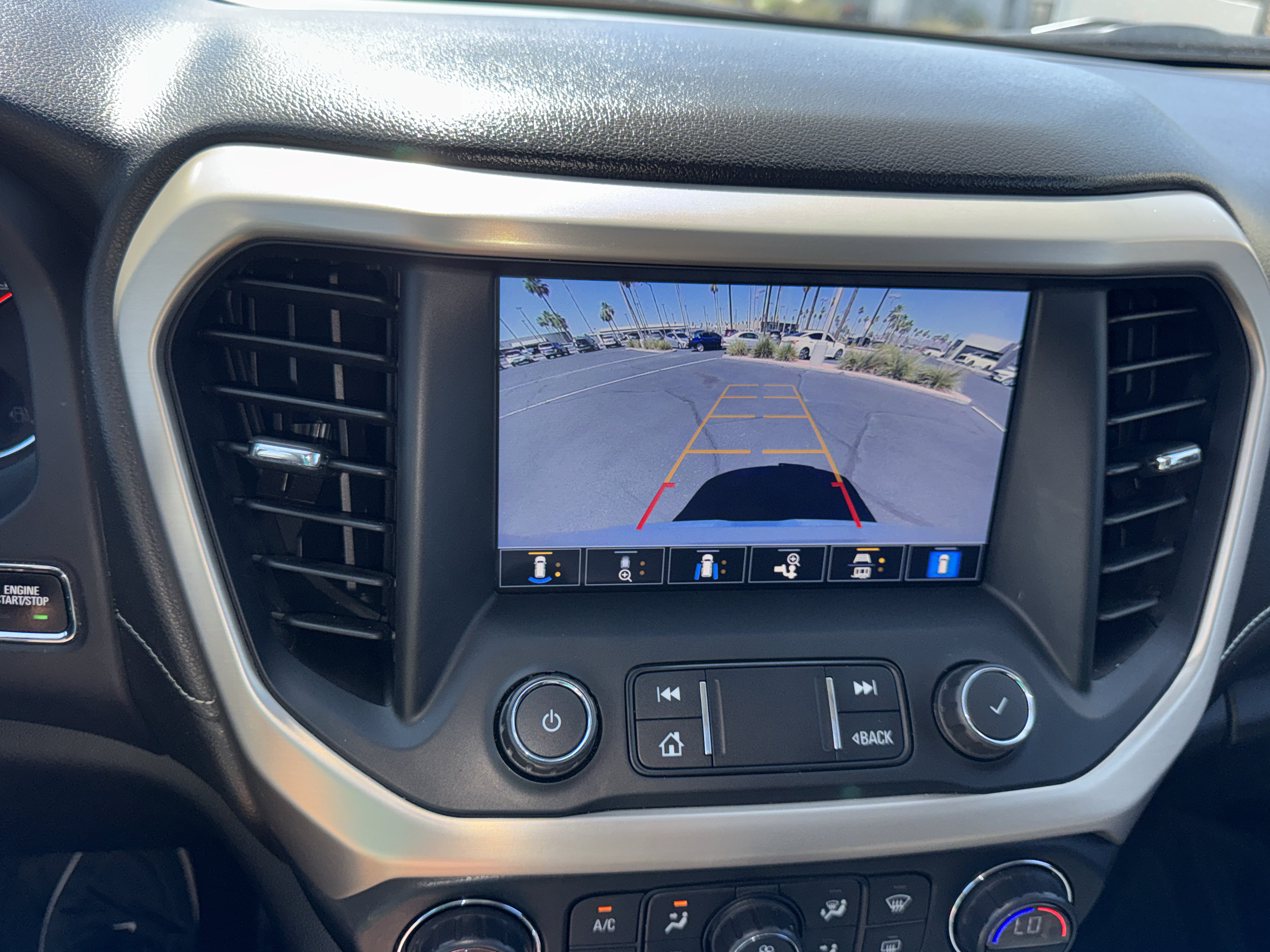 Used 2022 GMC Acadia Denali w/ Denali Ultimate Package FWD image 15
