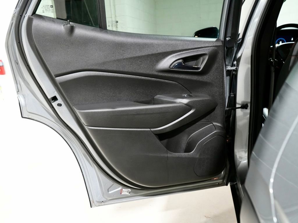 Used 2025 Chevrolet Trax RS w/ Driver Confidence Package image 25