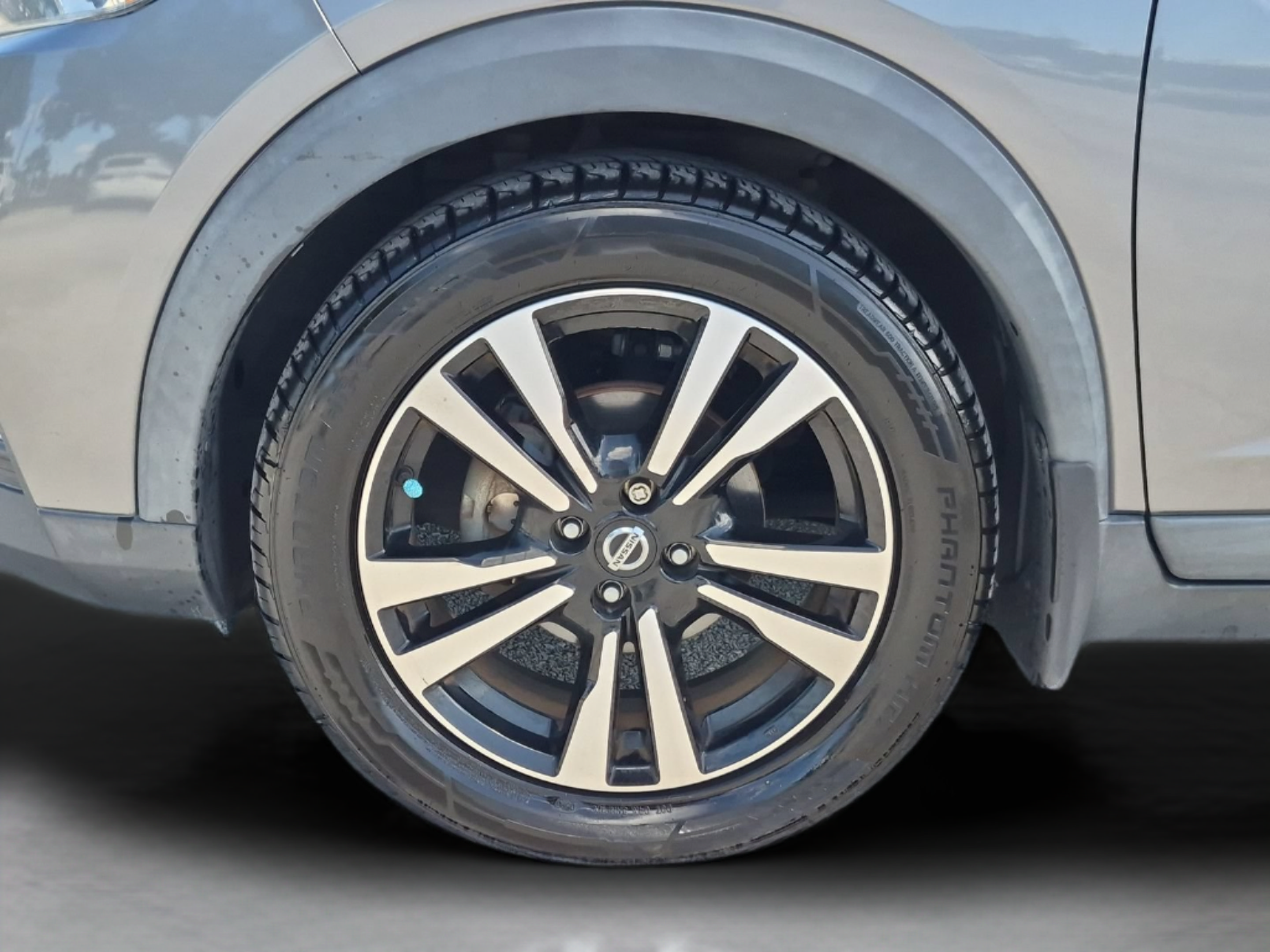 Used 2019 Nissan Kicks SR FWD image 31