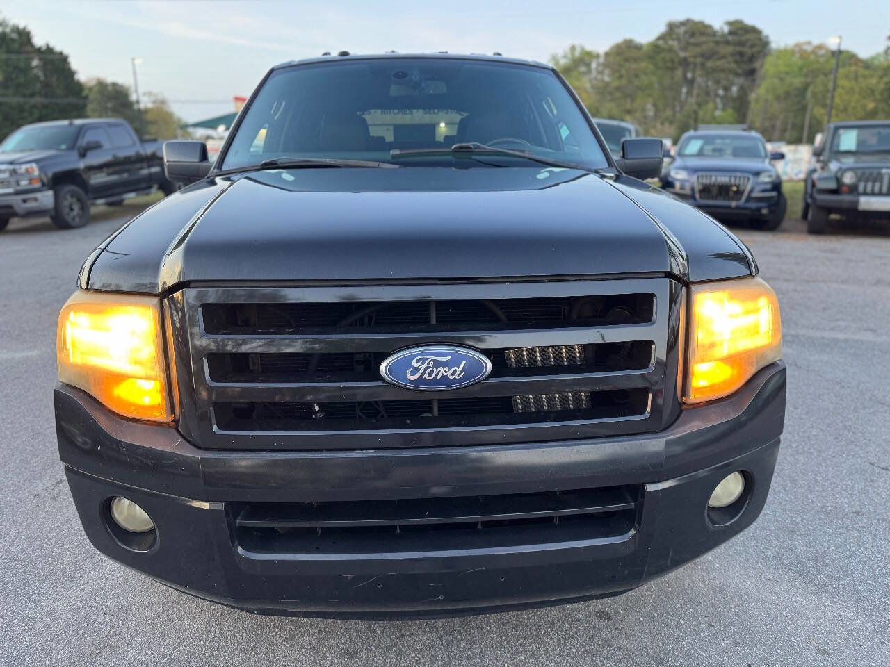 Used 2010 Ford Expedition Limited image 2