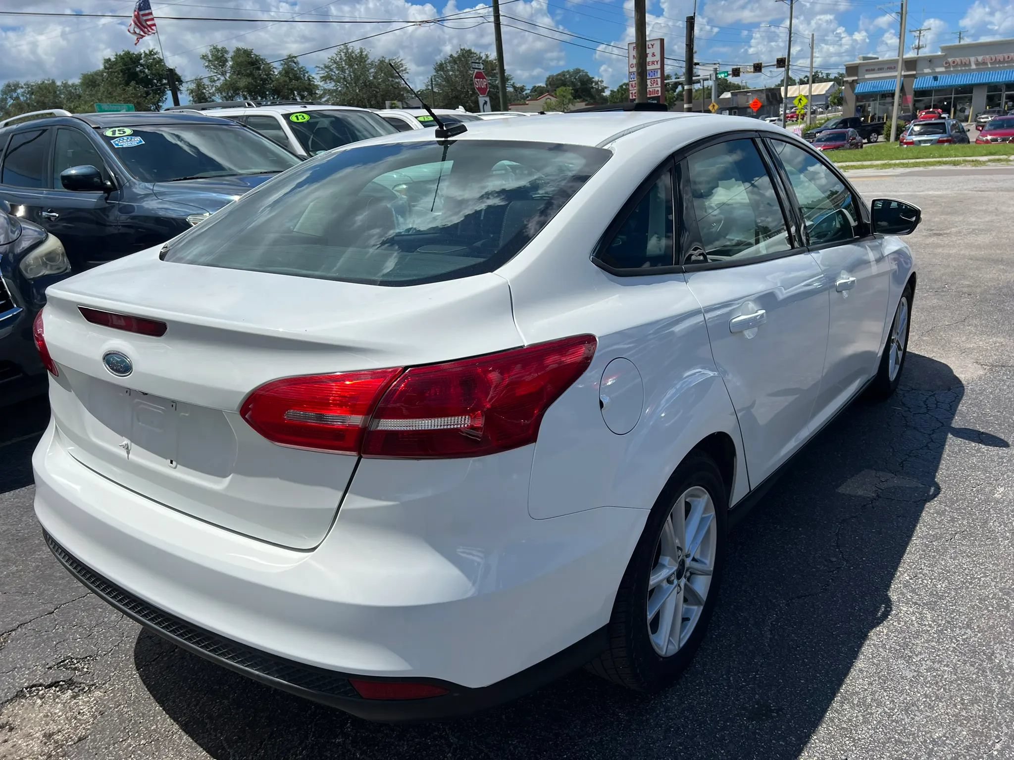 Used 2015 Ford Focus SE FWD image 6