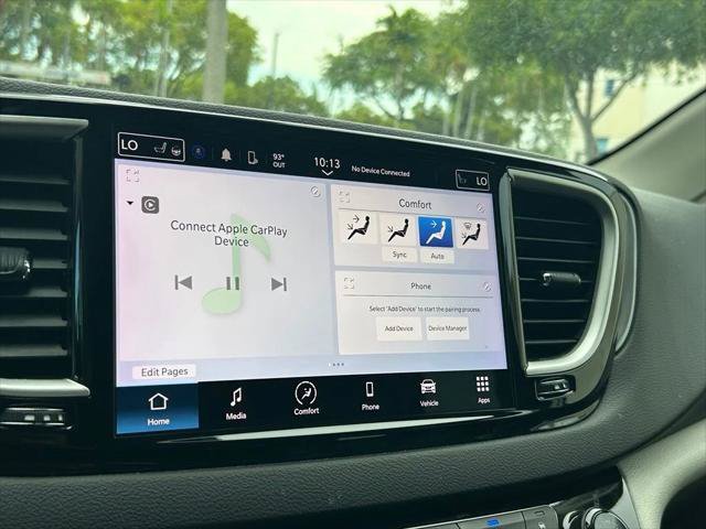 Certified 2023 Chrysler Pacifica Touring-L FWD image 25