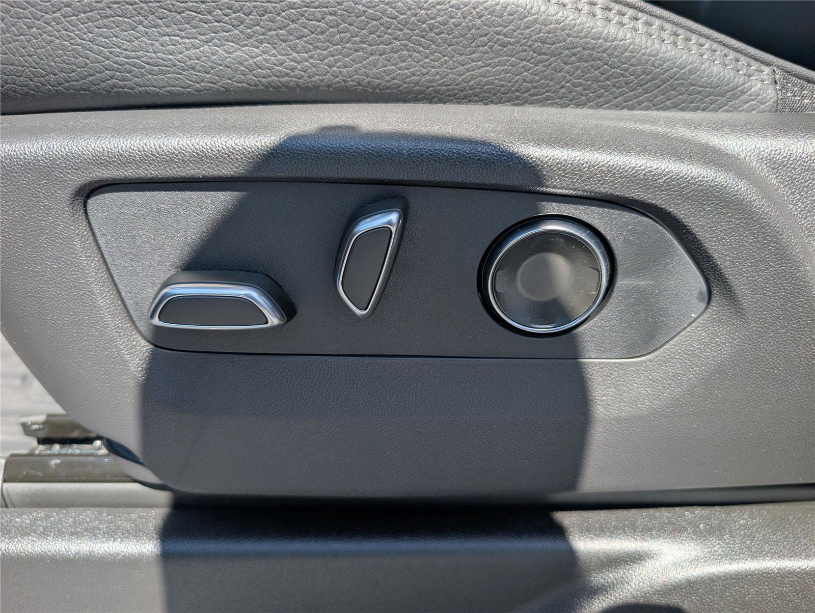 New 2026 GMC Yukon Denali w/ Denali Reserve Package image 32