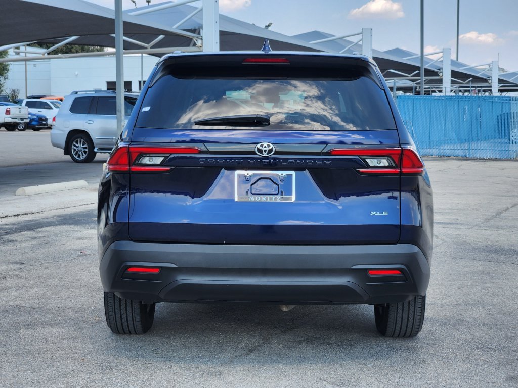 Used 2025 Toyota Grand Highlander FWD image 7