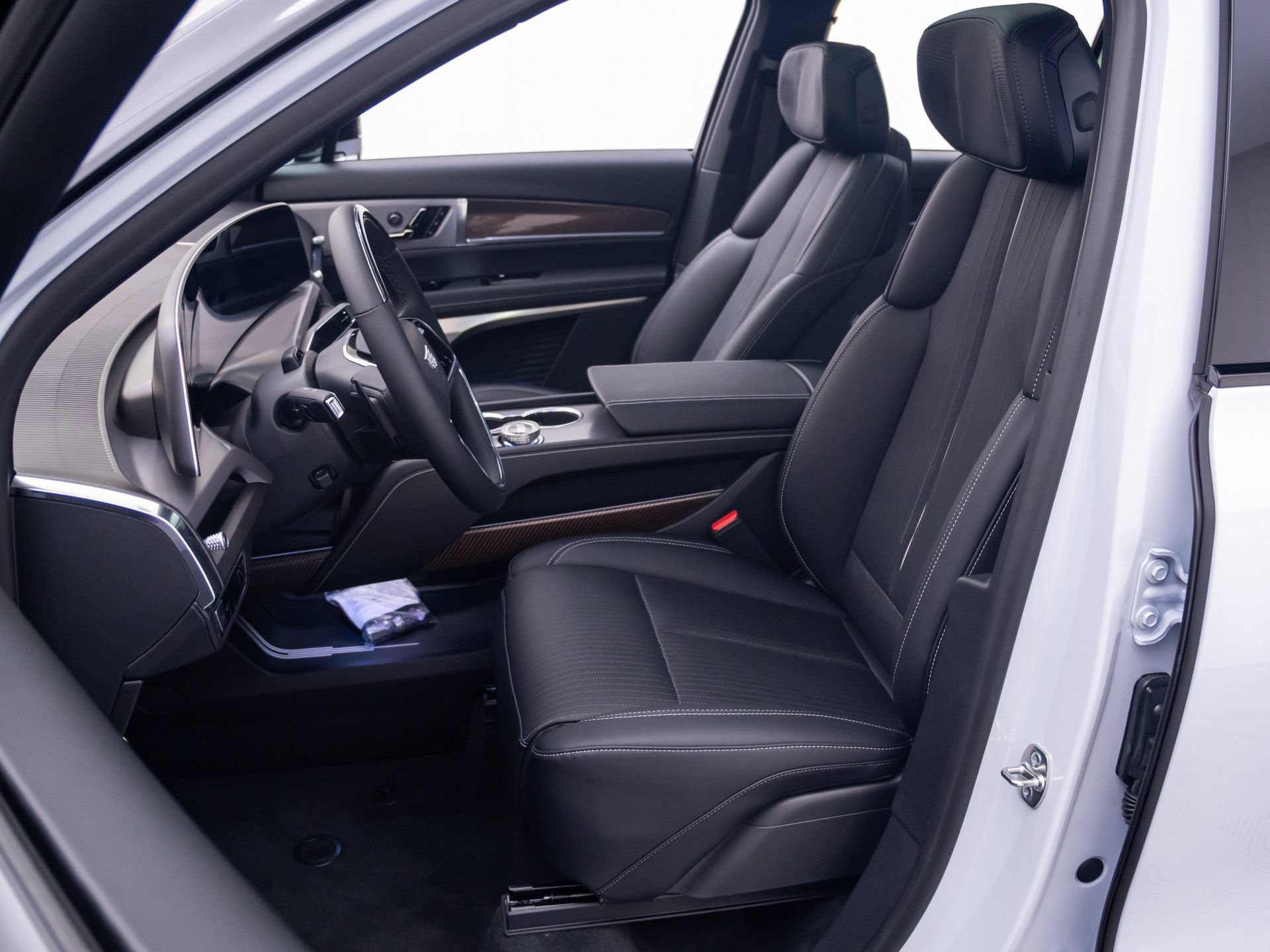 New 2027 Cadillac Vistiq Sport AWD/4WD image 15