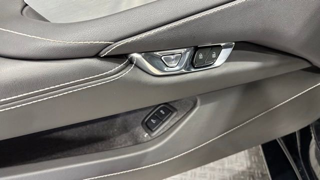 Used 2023 Chevrolet Corvette Stingray w/ Z51 Performance Package image 19