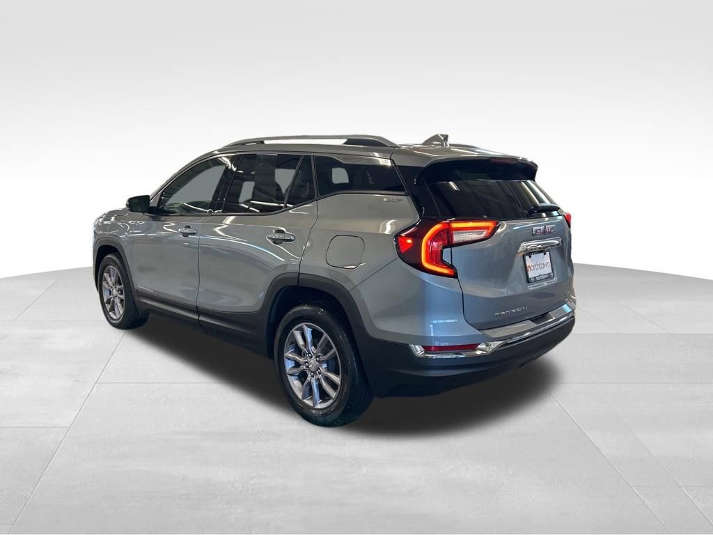 Used 2023 GMC Terrain SLT AWD/4WD image 4