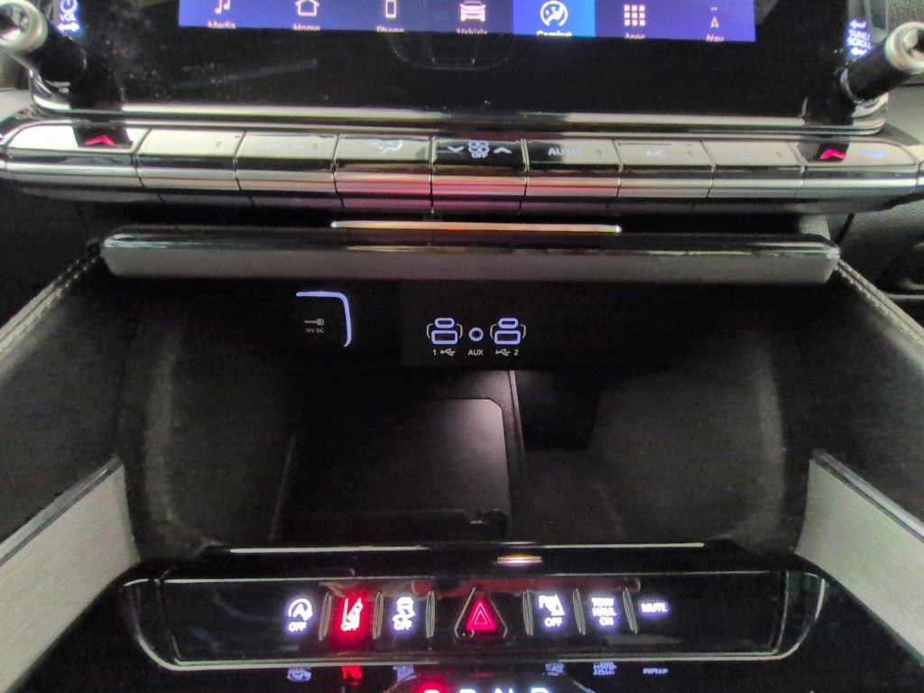 Certified 2024 Jeep Wagoneer Series II AWD/4WD image 21
