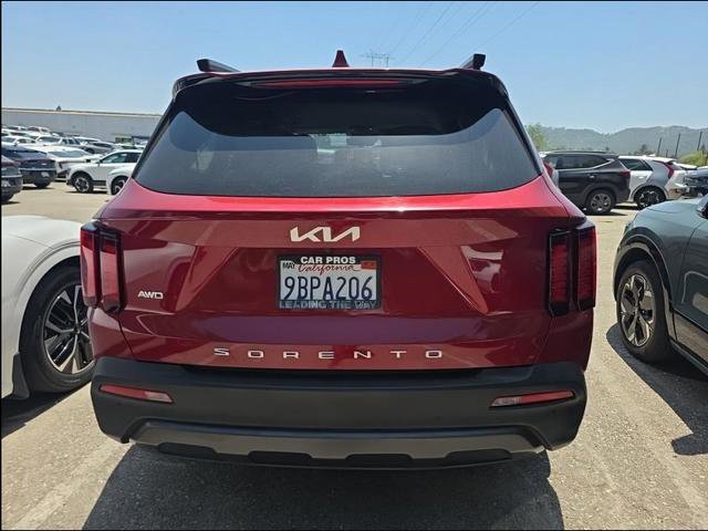 Used 2022 Kia Sorento S AWD/4WD image 2
