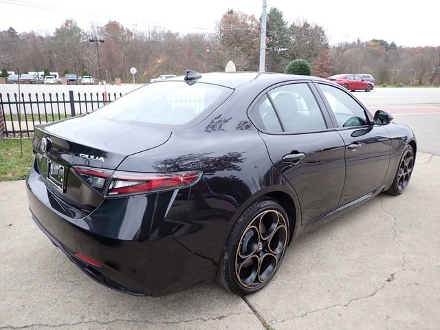 New 2025 Alfa Romeo Giulia AWD image 6