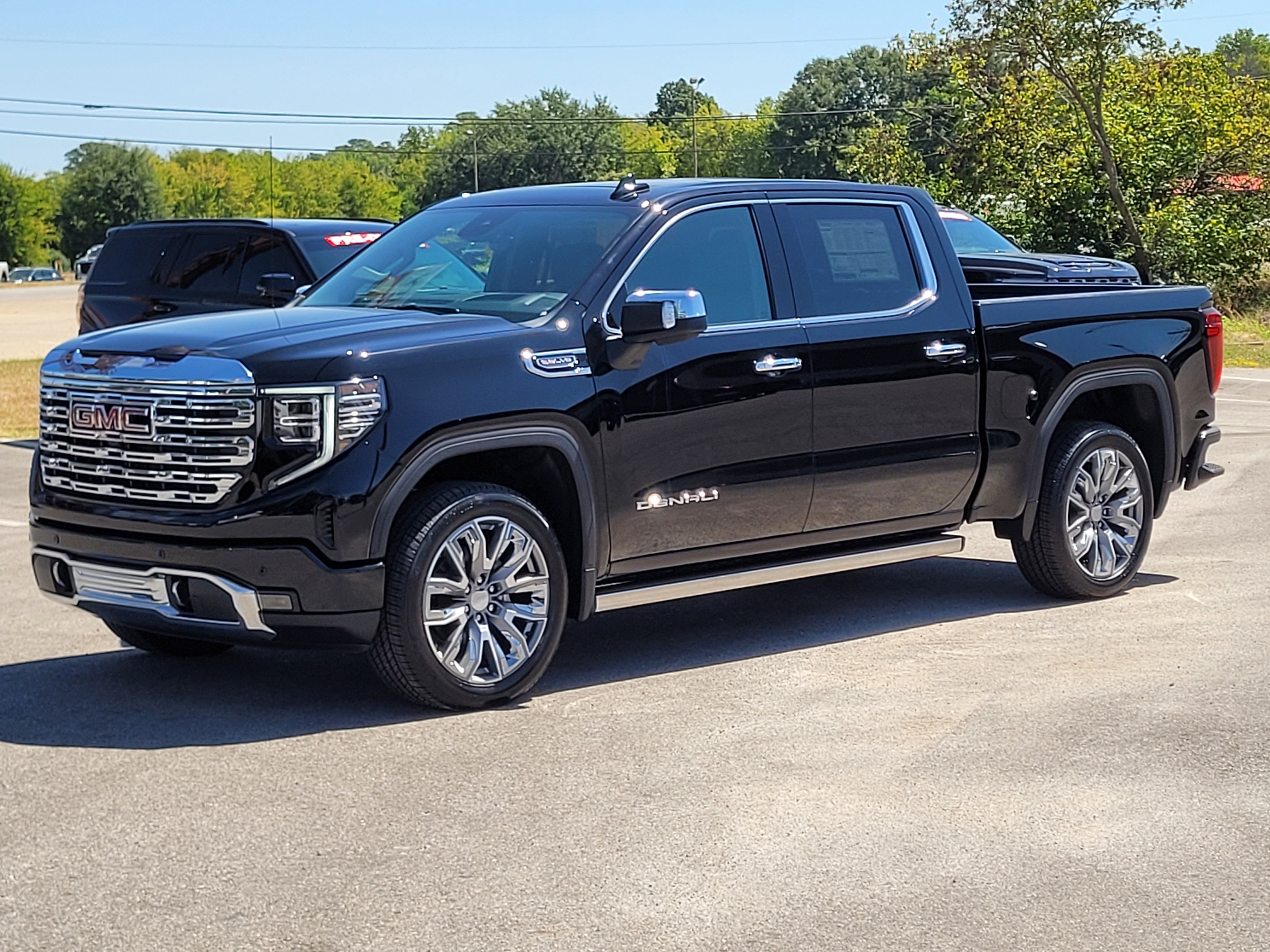New 2026 GMC Sierra 1500 Denali w/ Denali Reserve Package AWD/4WD image 3