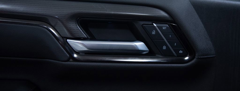 Used 2024 GMC Sierra 2500 AT4 w/ AT4 Preferred Package image 15