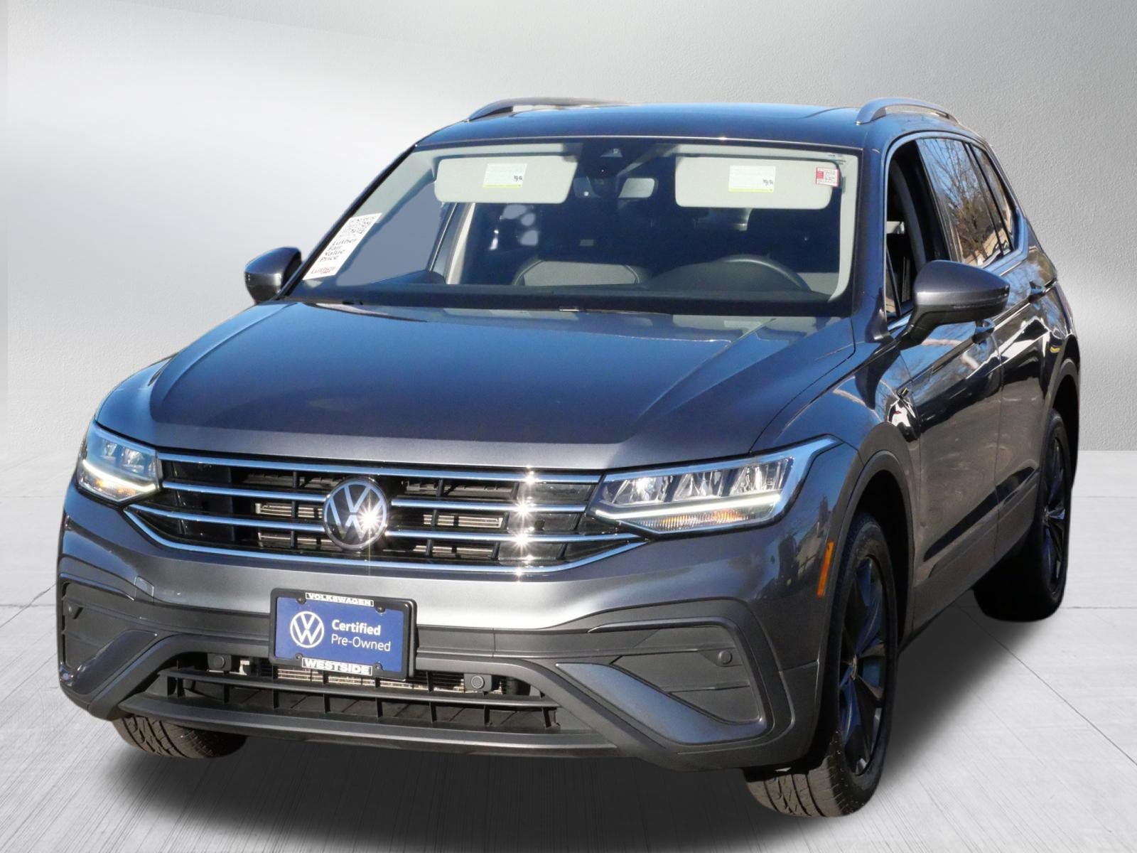 Certified 2023 Volkswagen Tiguan SE w/ Panoramic Sunroof Package AWD/4WD image 2