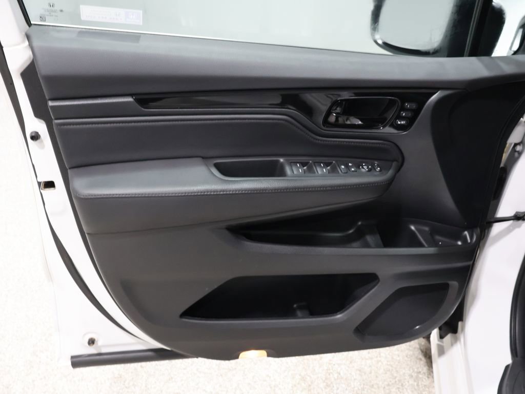 Used 2023 Honda Odyssey Touring image 13