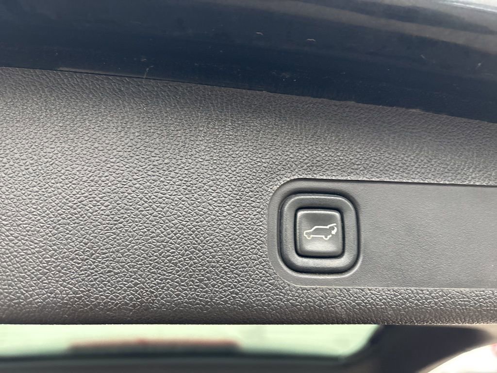 Used 2012 GMC Yukon SLT w/ SLT-2 Equipment Package image 15