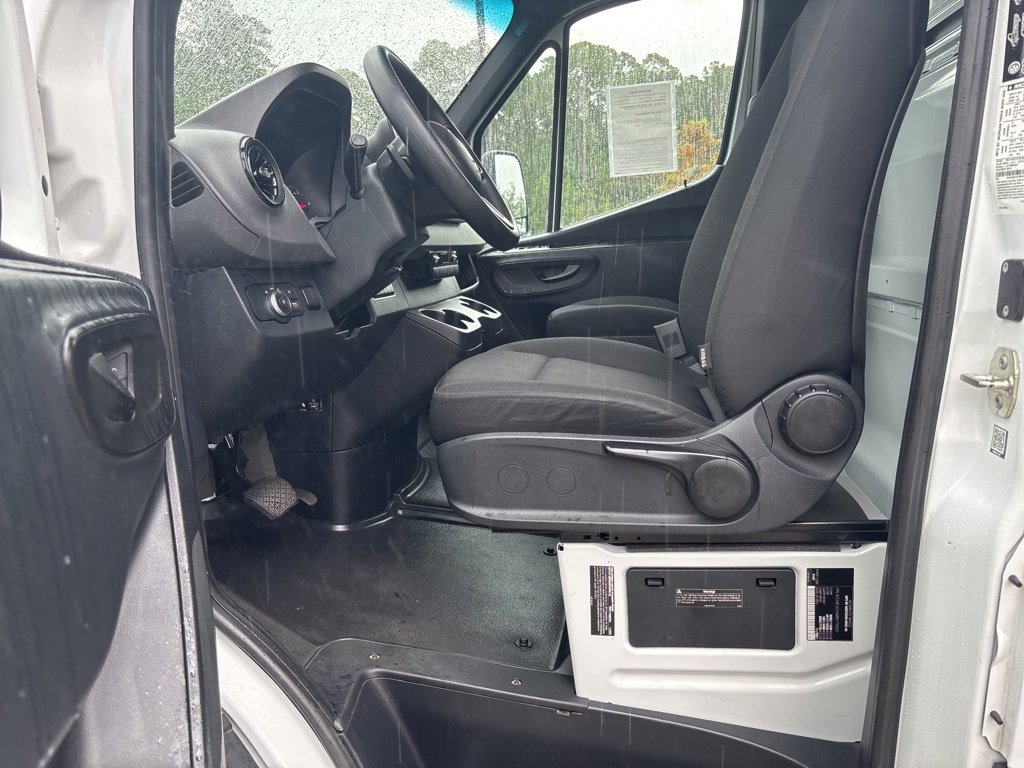 Used 2021 Freightliner Sprinter 3500 image 34