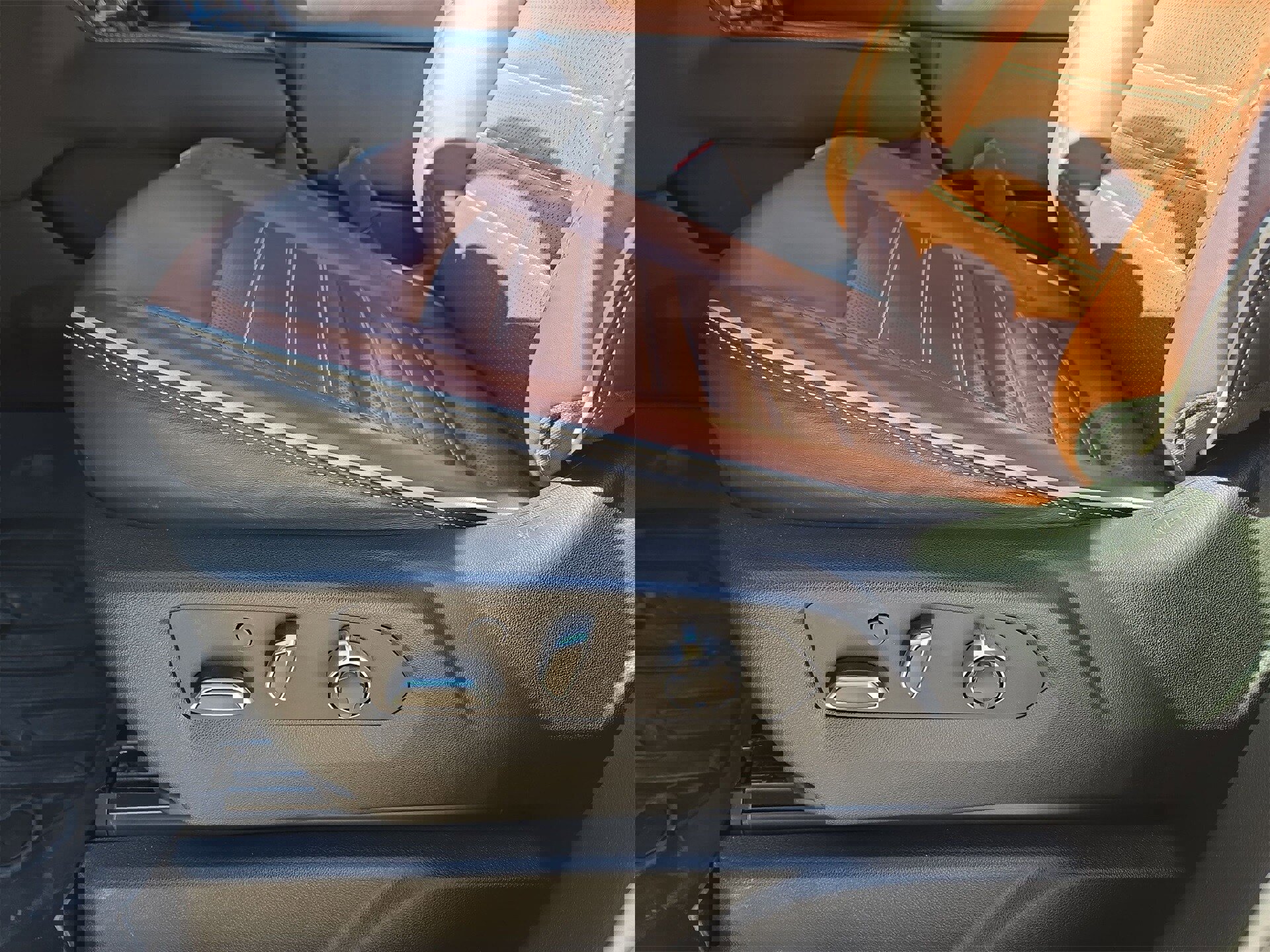 Used 2023 GMC Yukon Denali Ultimate image 17