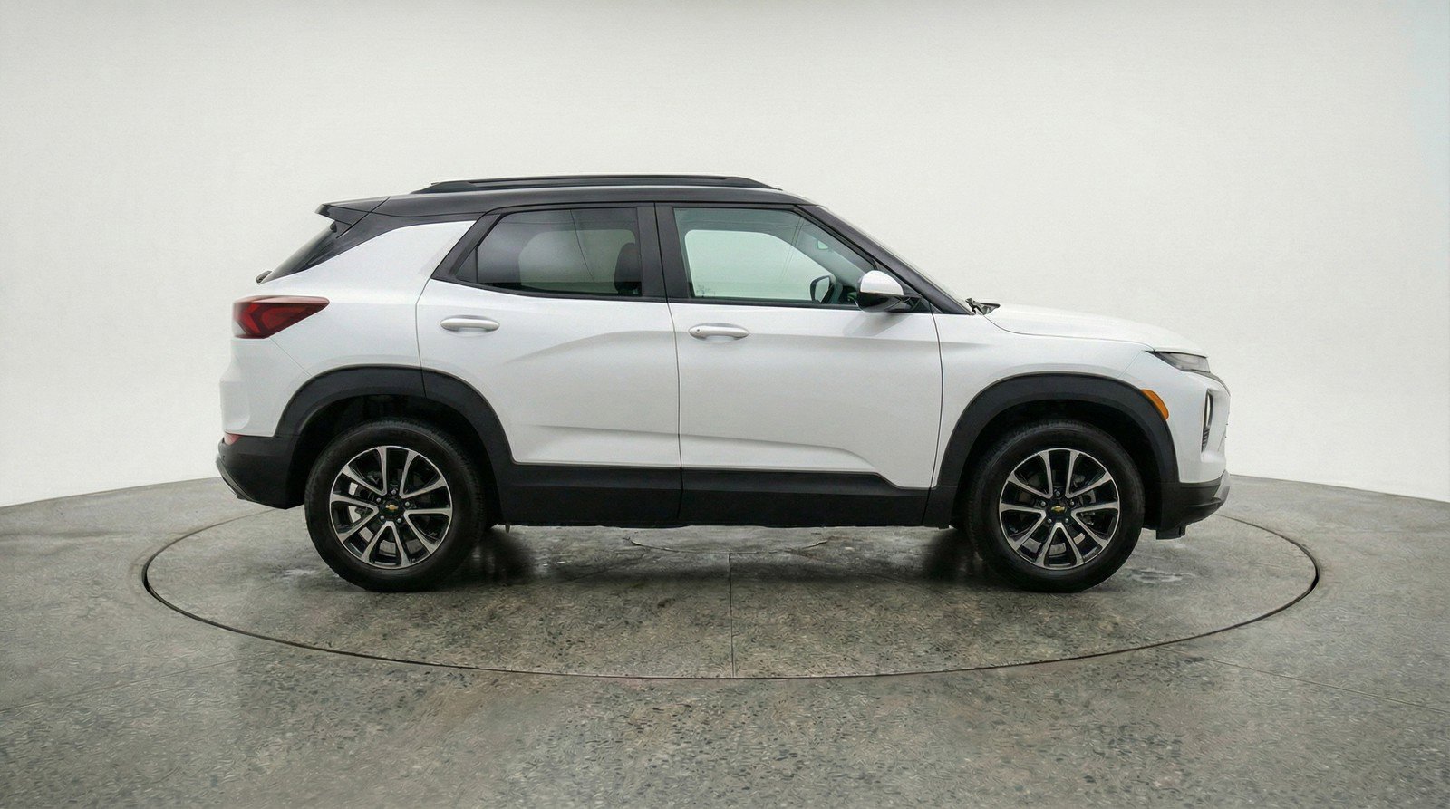 Used 2025 Chevrolet TrailBlazer LT image 11