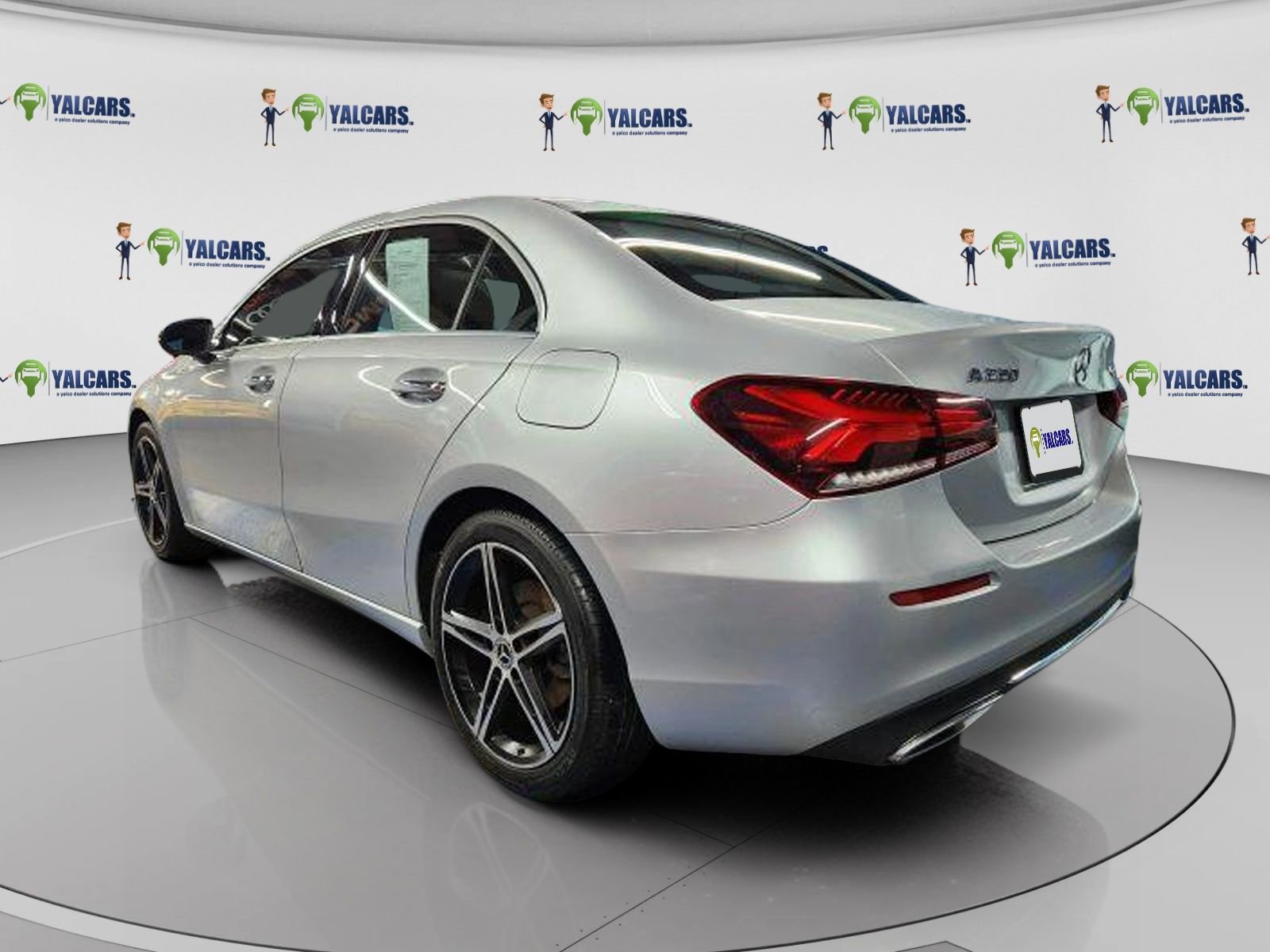 Used 2020 Mercedes-Benz A 220 4MATIC w/ Premium Package image 4