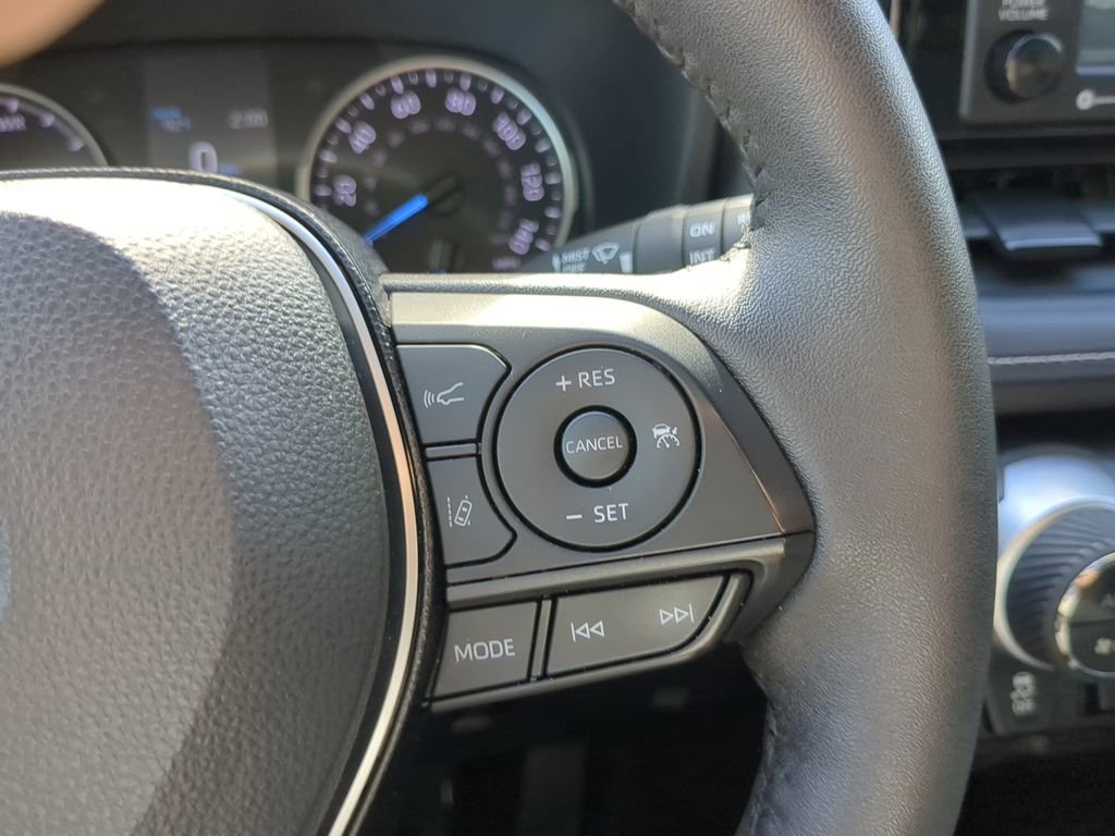 Used 2021 Toyota RAV4 XLE w/ Convenience Package image 31