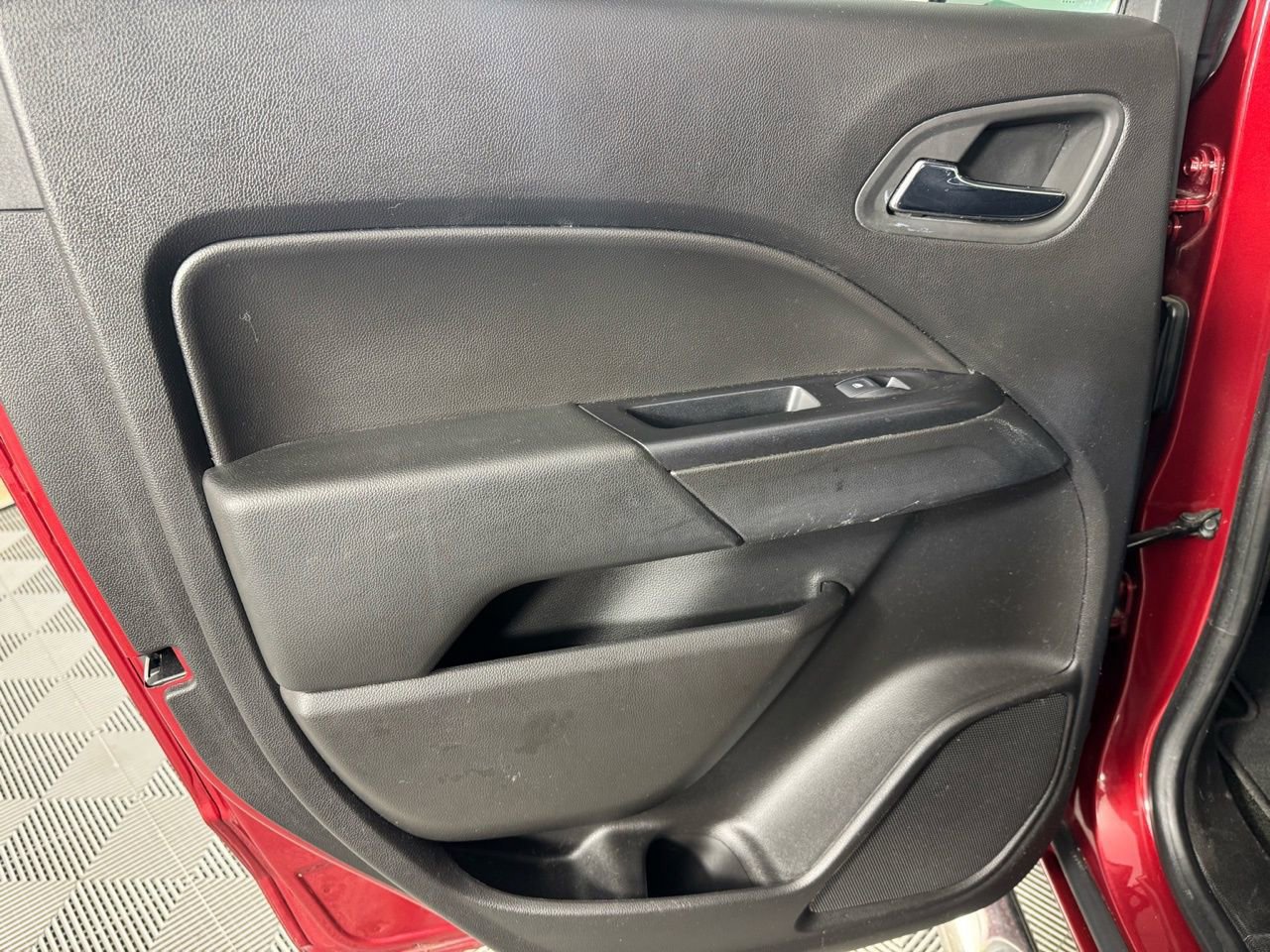 Used 2017 Chevrolet Colorado LT w/ LT Convenience Package image 19