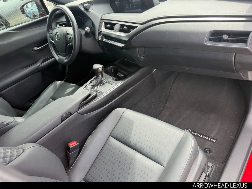 Certified 2021 Lexus UX 200 w/ Accessory Package (Z1) FWD image 28