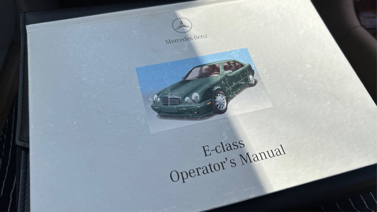 Used 2000 Mercedes-Benz E 320 Sedan image 21
