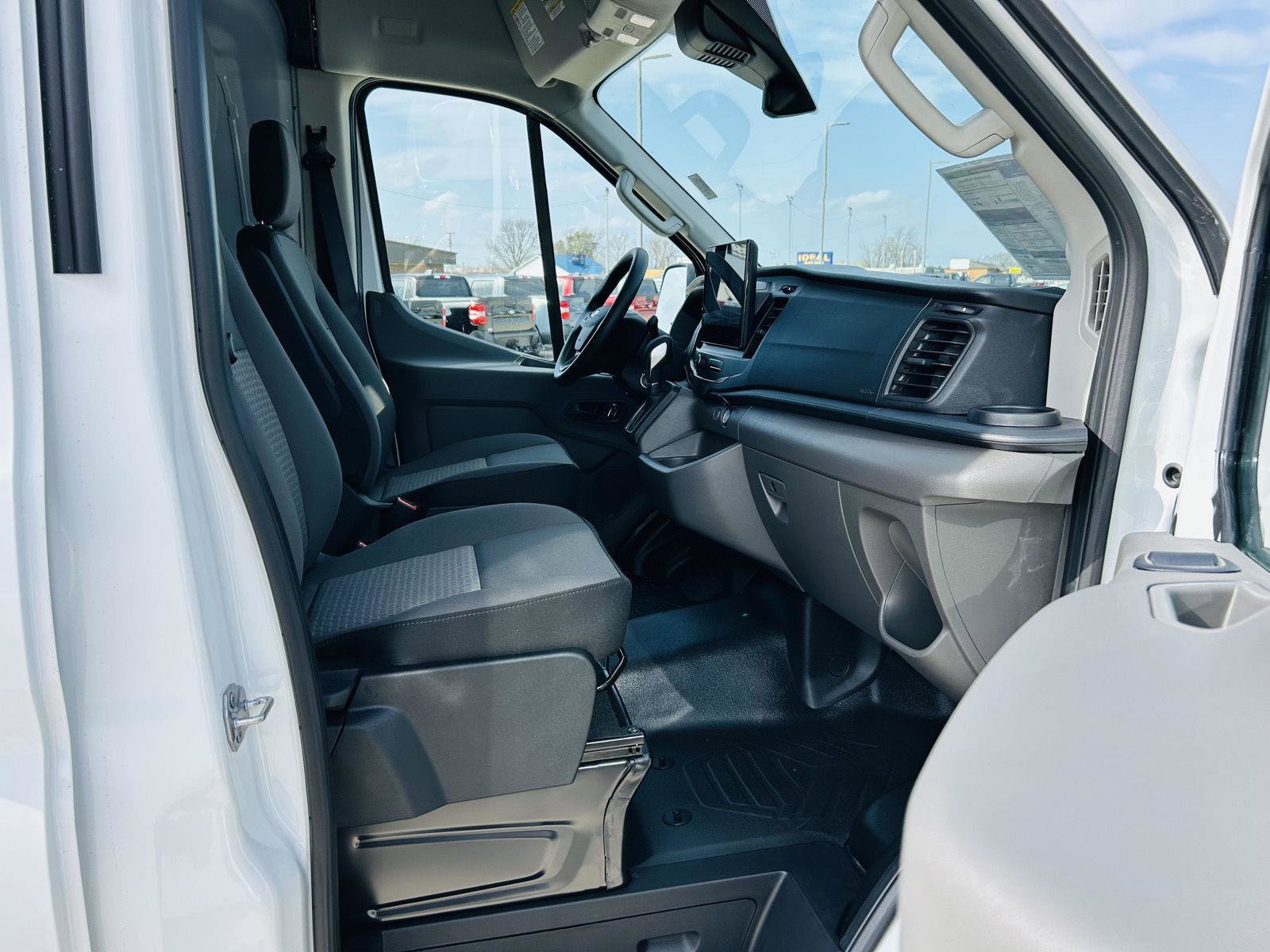New 2026 Ford Transit 250 148 Medium Roof RWD image 23